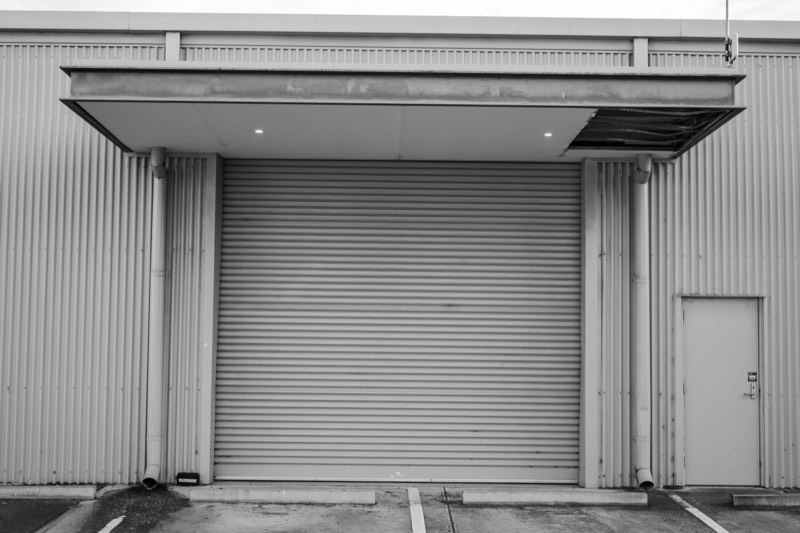 Commercial overhead warehouse door